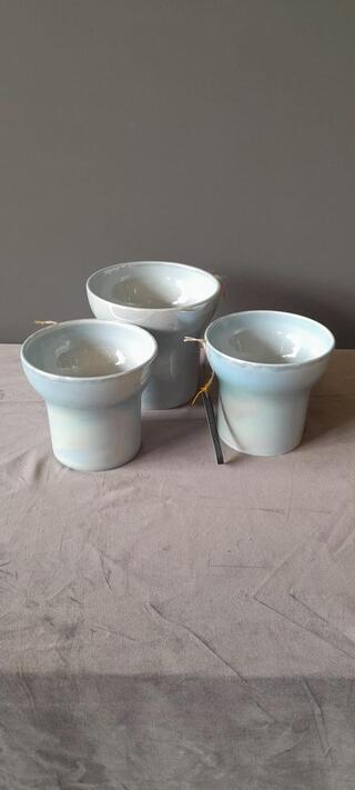 3x bloempotten, Villa Pottery, parelmoer